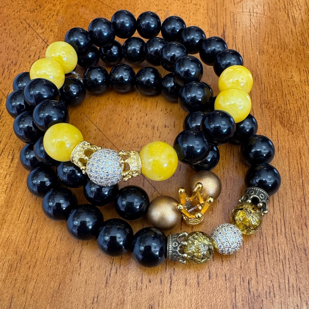 Elegant Black and Yellow Beaded Bracelet